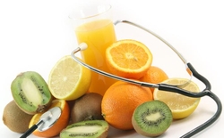 Aportul crescut de vitamina C la dieta adultilor combate eficient cresterea in greutate!