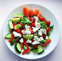 12 idei de retete pentru salate de vara