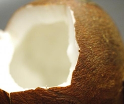 6 moduri in care uleiul de cocos te ajuta sa slabesti