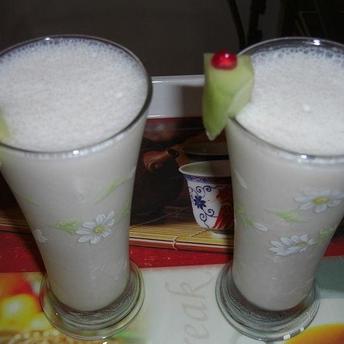 Cocktail indian cu iaurt - Lassi
