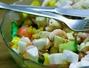 Retete Ardei gras - Salata de creveti cu legume si mozarella