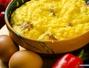 Retete Descopera traditiile culinare romanesti - Balmos de porumb cu oua si carnati