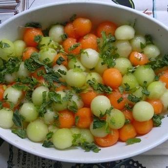 Salata de pepene galben cu menta