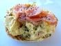 Retete Mic dejun - Sandvis de omleta cu somon si avocado
