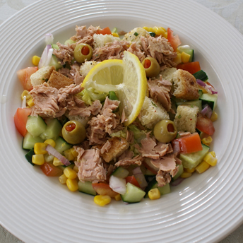 Salata de ton in stil provensal