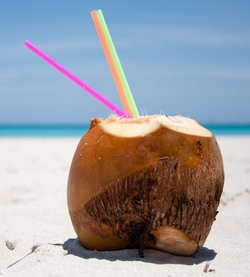 Apa de cocos hidrateaza organismul si regleaza tensiunea arteriala!
