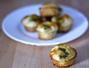 Retete culinare Prajituri - Briose cu kiwi si gem de caise