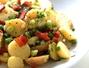 Retete culinare Salate, garnituri si aperitive - Salata de cartofi cu bacon