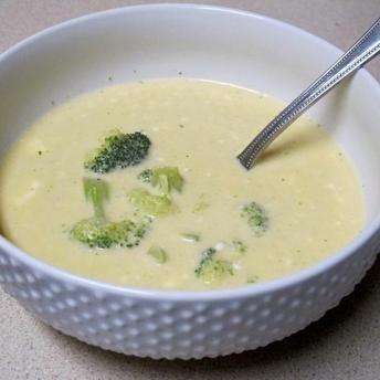 Supa de broccoli cu branza