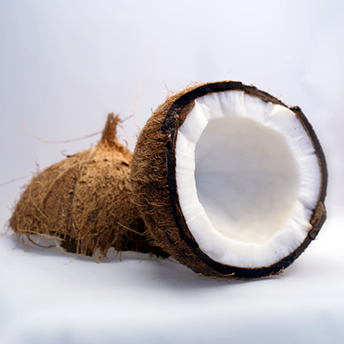 Prajitura din nuca de cocos glazurata cu sirop de mango