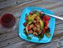 Retete culinare Salate, garnituri si aperitive - Salata cu pui si avocado