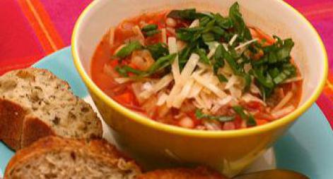 Retete culinare - Supa minestrone, aromata cu fenicul